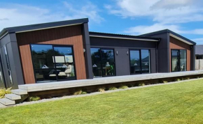 Miss Eastons Whare